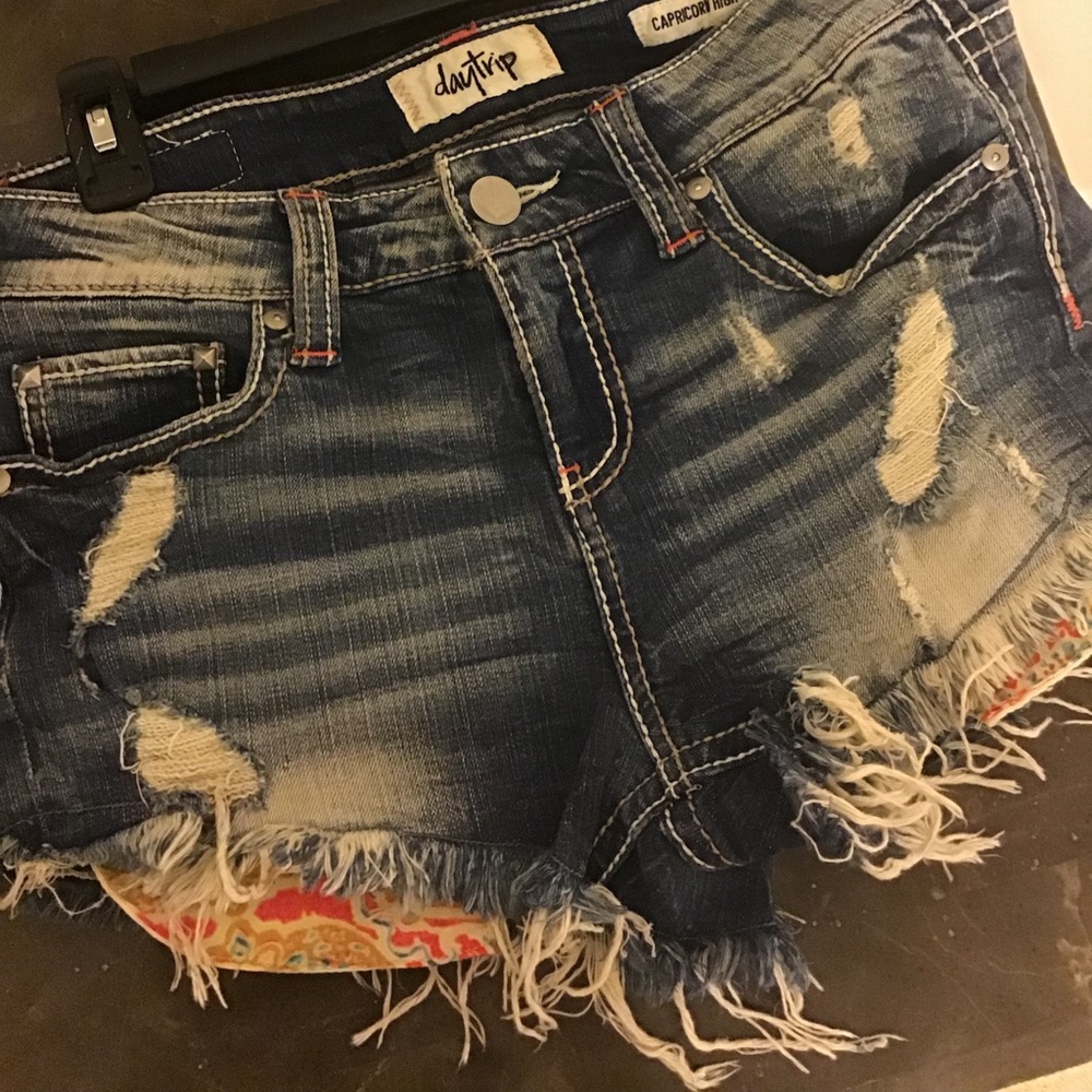 Buckle shorts- Daytrip